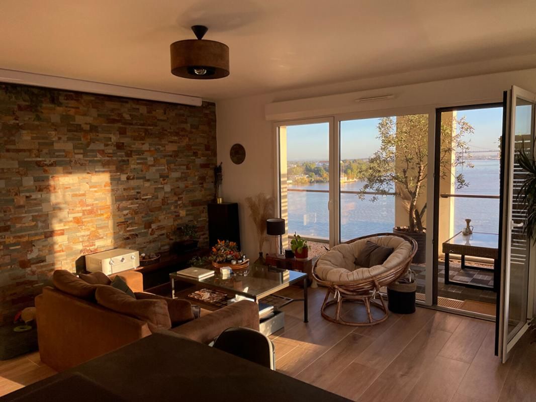 Incroyable vue panoramique pour ce T3 avec grande loggia proche de toutes commodités