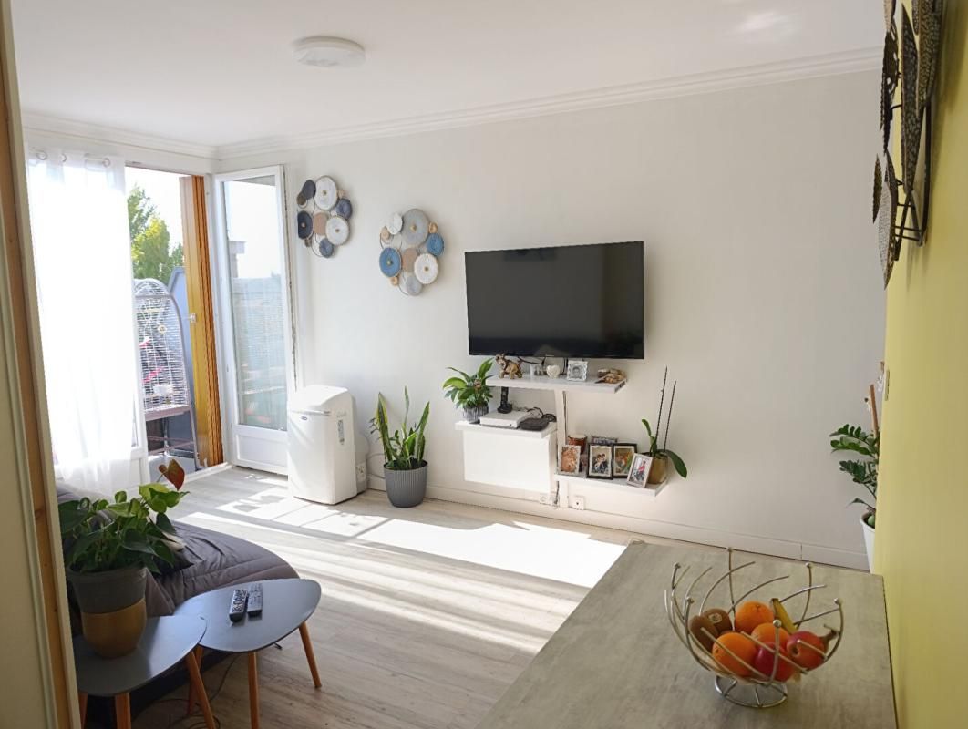 Appartement Combs La Ville 2 pièce(s) 32m2