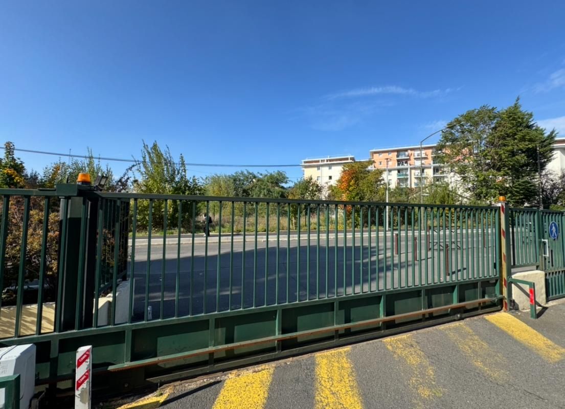 À 10 min à pied de la nouvelle station de métro ligne 14 - L'Haÿ-les-Roses (Grand Paris Express) - Appartement 2P 45 m² avec Balcon, cave et parking