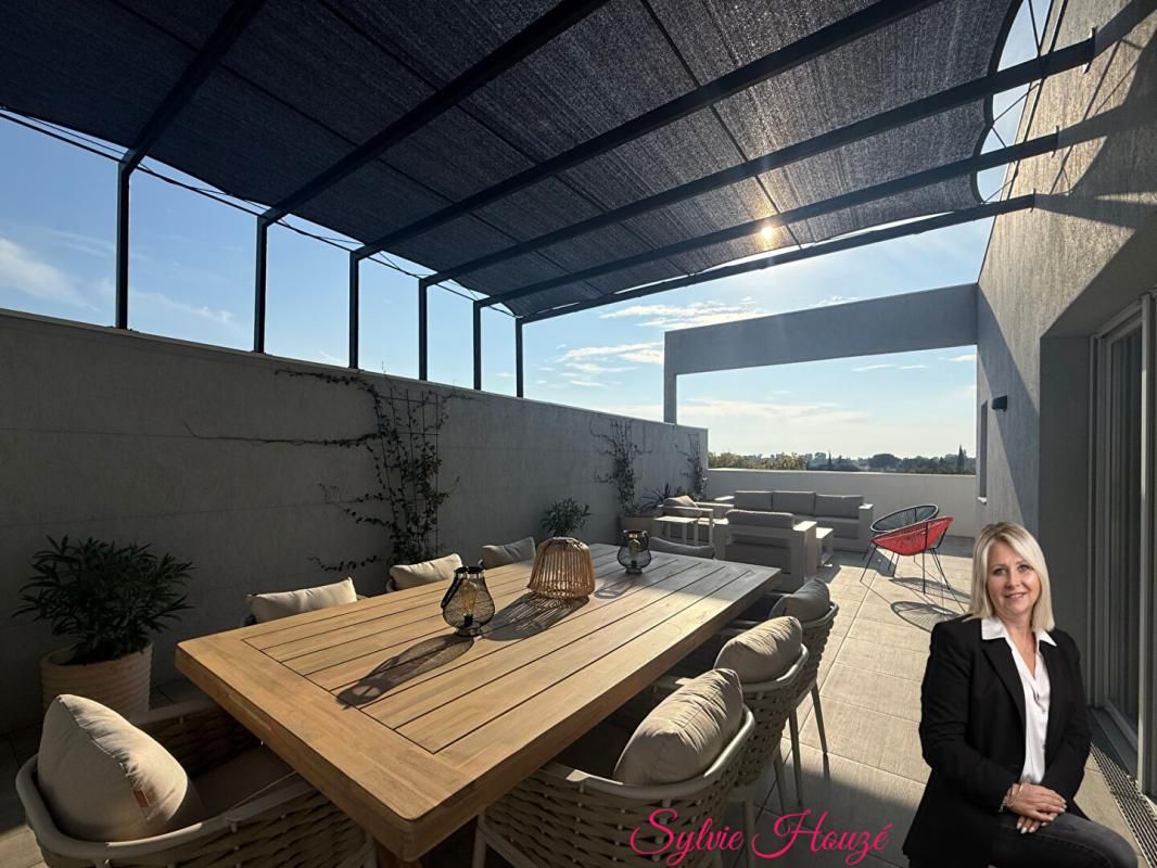 Appartement de standing au dernier étage avec terrasse