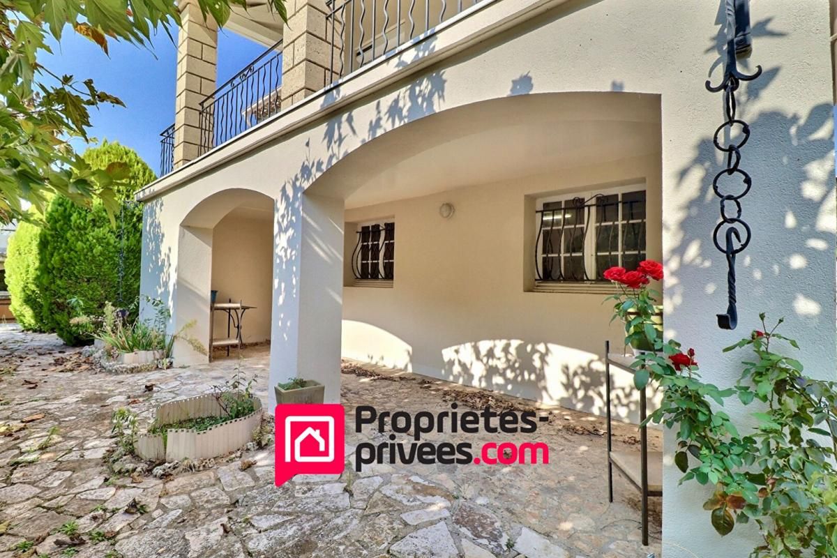 Proche Uzès, Maison individuelle sur terrain de 1000 m2