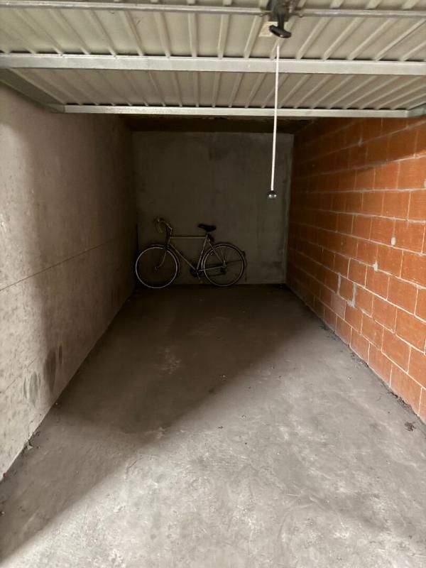 Parking / box 12 m2