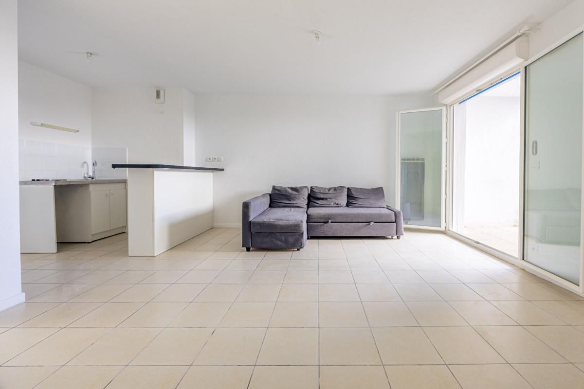 Bordeaux Caudéran, Appartement 2 pièces RdC, 48 m2 Carrez, avec terrasse et parking