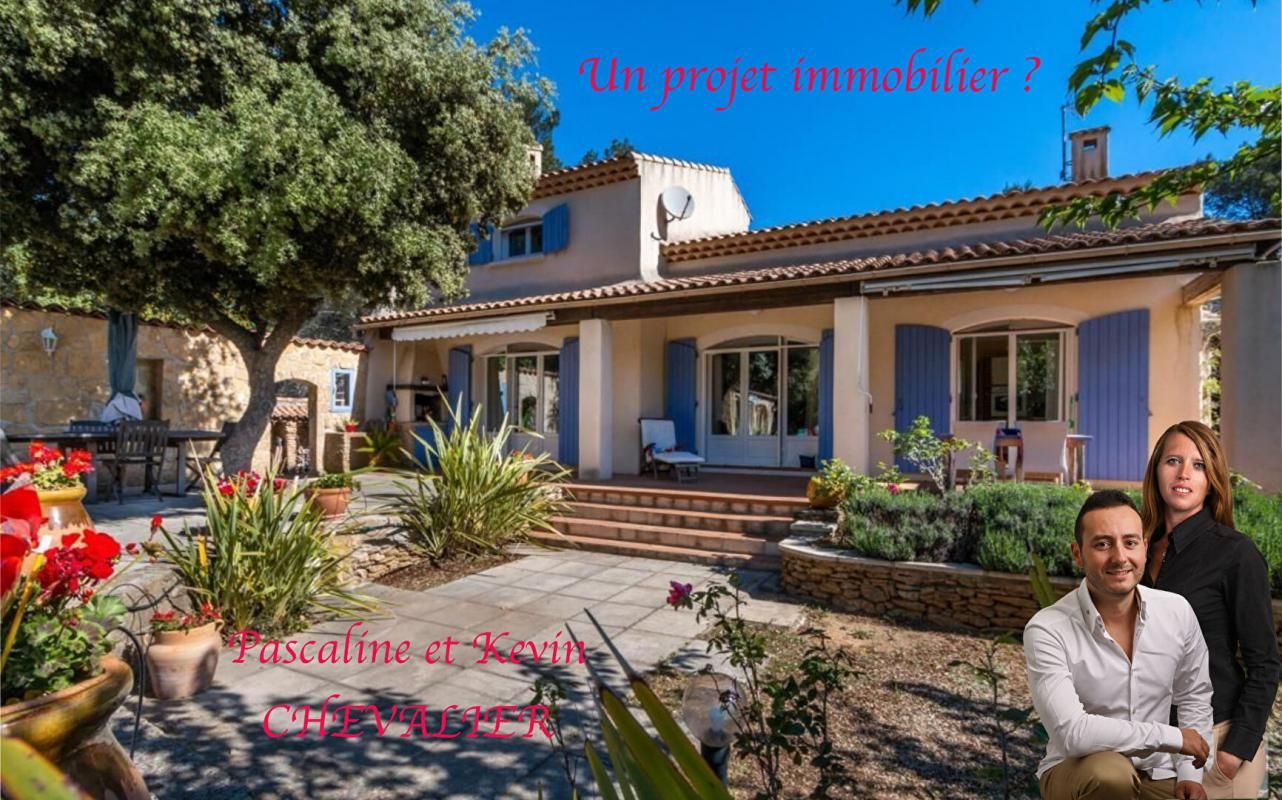 A vendre maison rénovée à Grans 150m2 avec un terrain de 5300m2