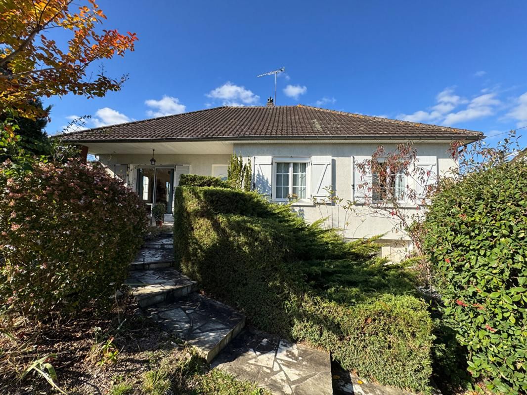 Maison 7 pièce(s) 126 m2 CONTRES 41700