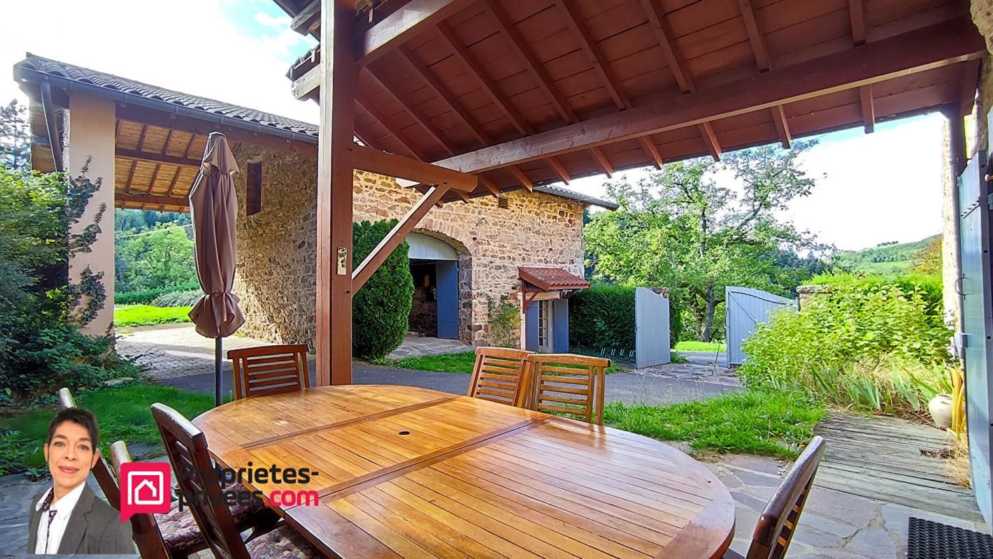 SAINT VINCENT DE REINS (69240) Maison en pierre 150 m²,  4 chambres, terrain 1500 m² , piscine