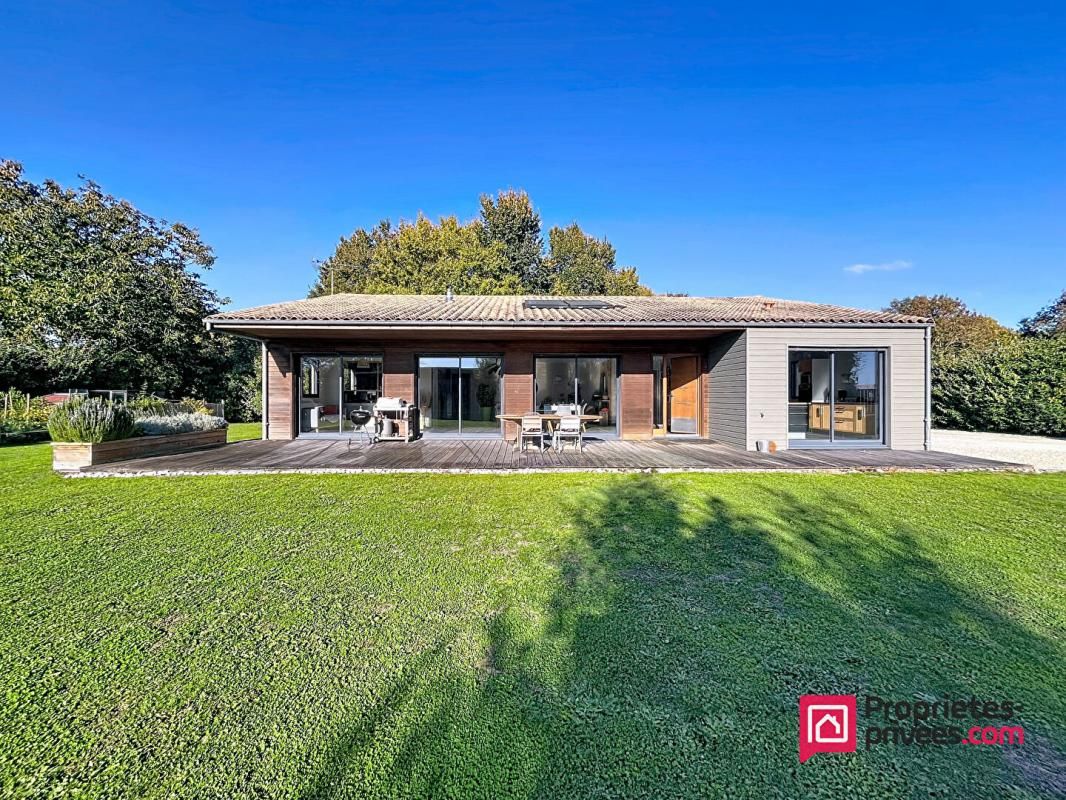 ANAIS - Entre Niort et La Rochelle - Maison 7 pièce(s) 168 m2 sur une belle parcelle de 2100m2 - Ossature Bois - Haute performance énergétique