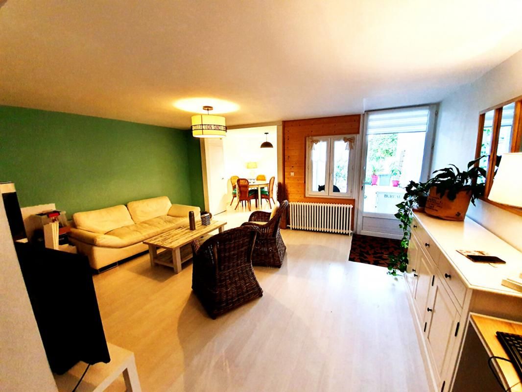 Maison de ville 4 pièce(s) 93 m2 , 3 chbres et jardin