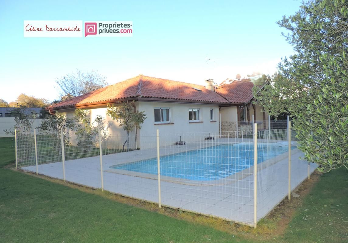 Maison landaise, dépendance, piscine