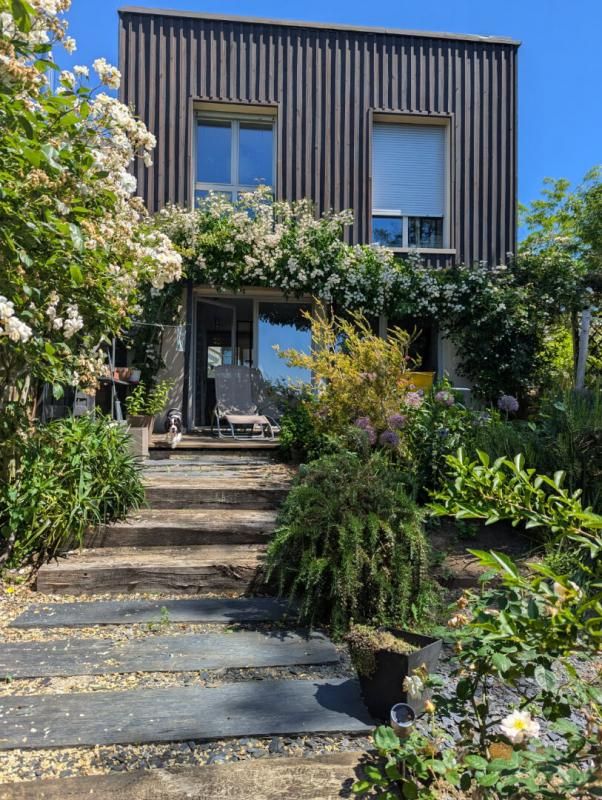 MAISON DANS RESIDENCE SECURISEE