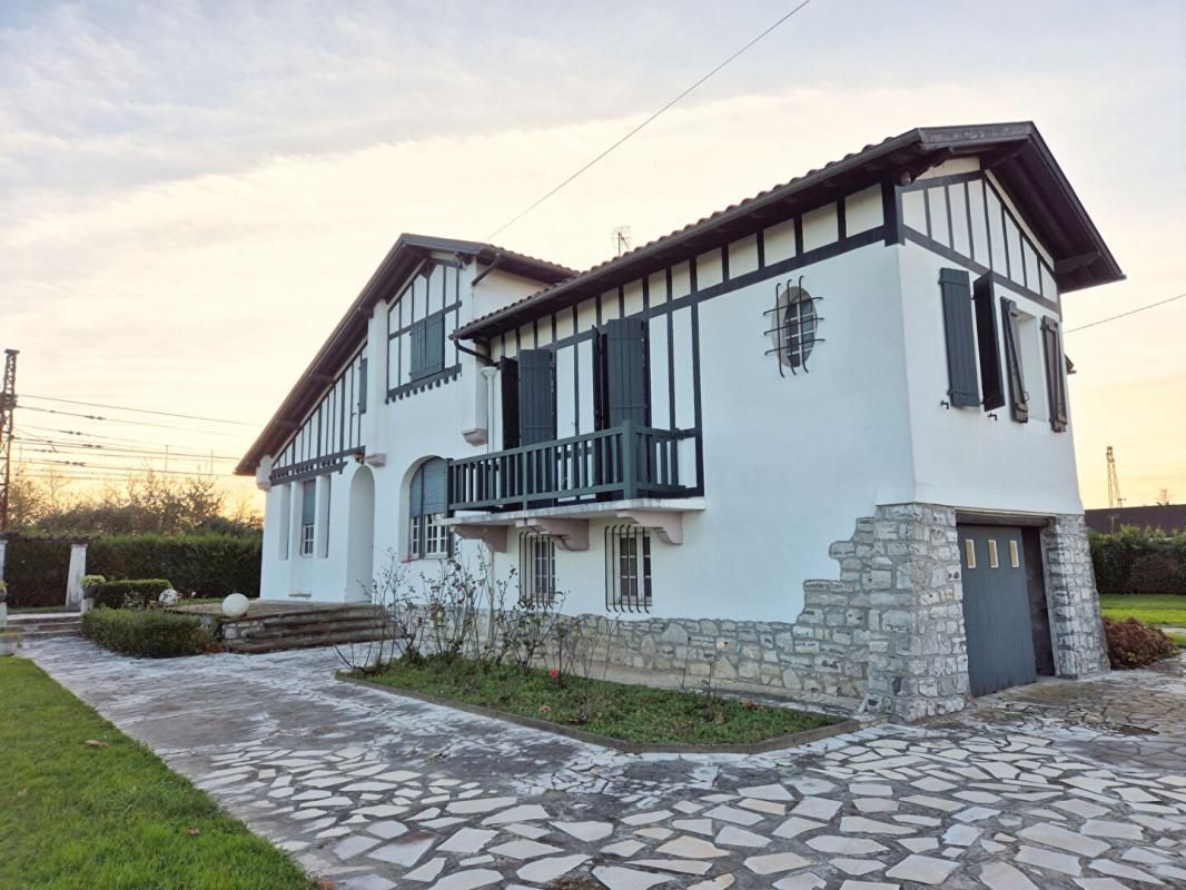 Maison de caractère, à prix négociable