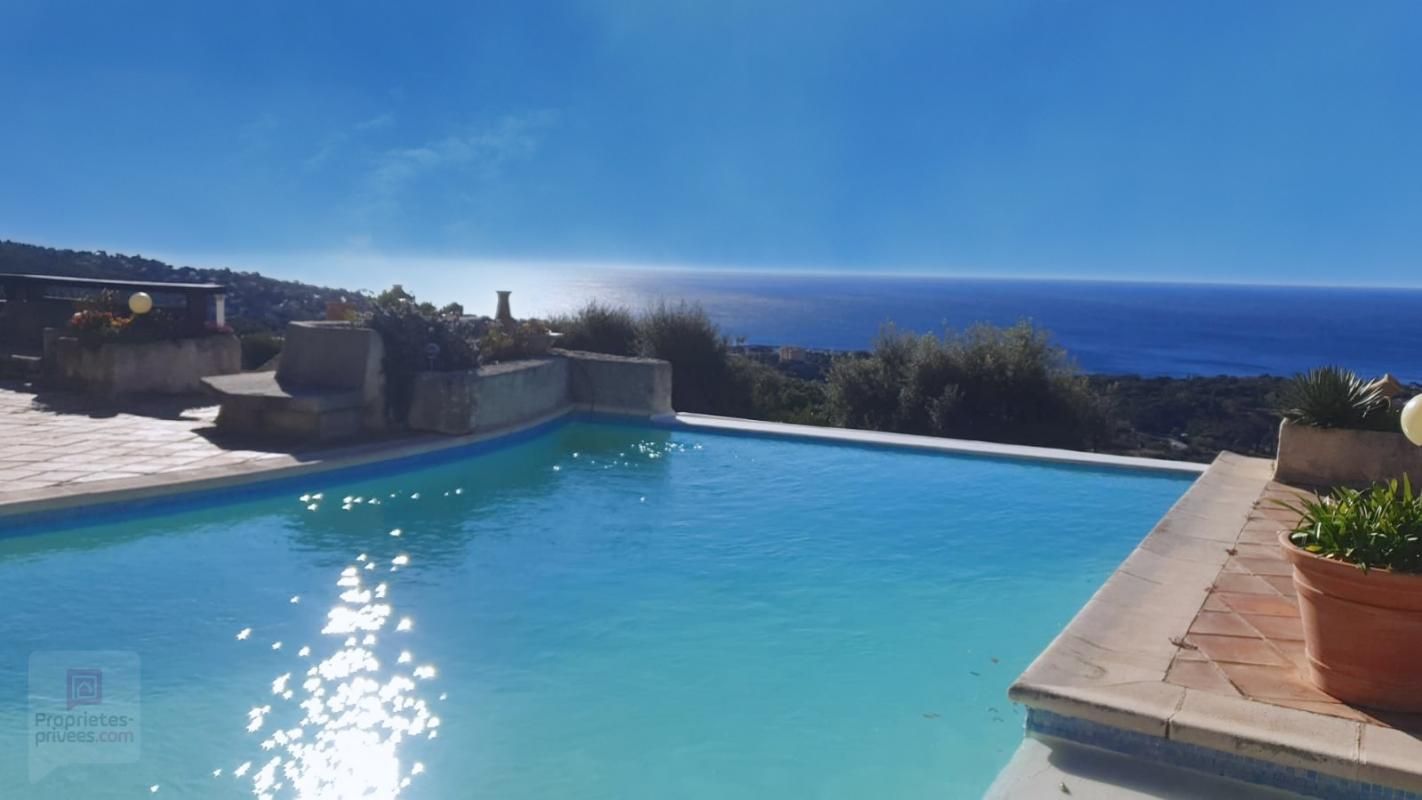 Vue mer à 180°- Demeure de 7 pièce(s) -LES ISSAMBRES