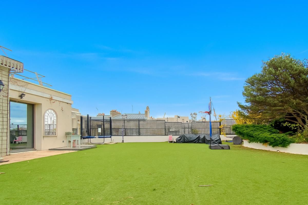 Appartement d'exception aux prestations raffinées -- 4 chambres -- terrasse de 160 m2