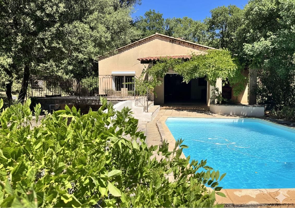 Villa spacieuse avec piscine et vue Bagnols sur Cèze