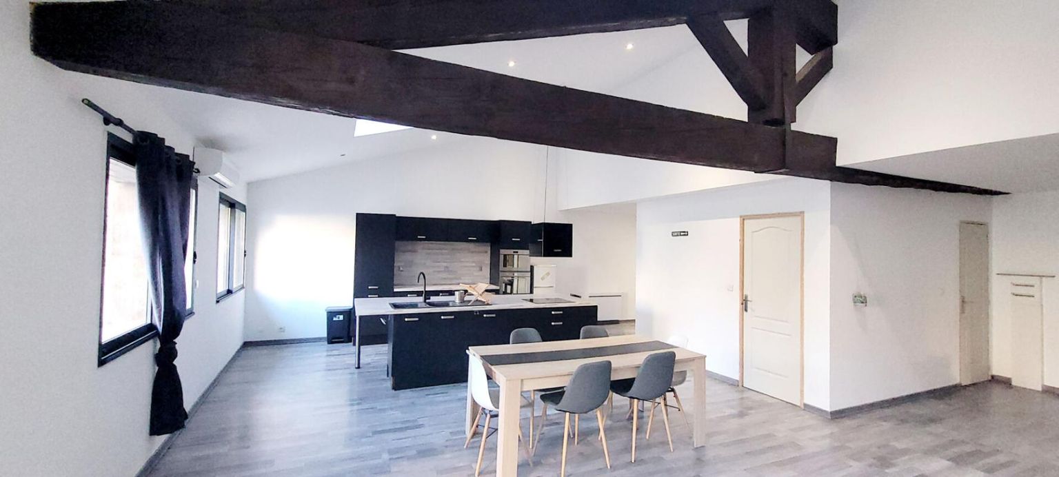 Maison T5 avec grand garage et cour à Armissan