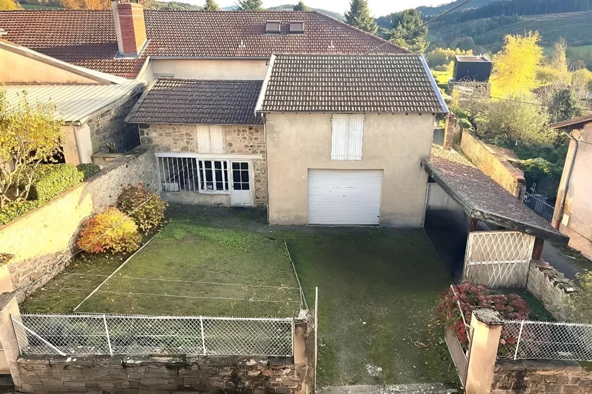 POULE LES ECHARMEAUX - Maison 180m2 centre bourg avec dépendance 118m2 et jardinet