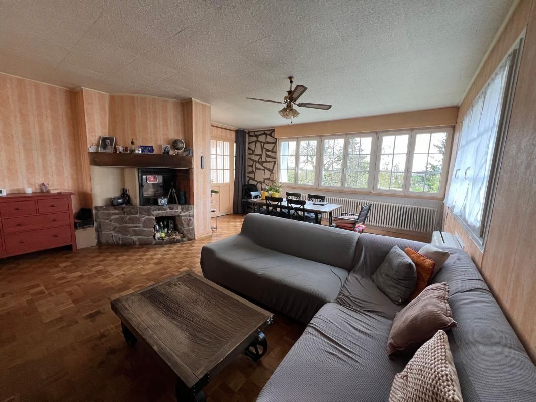 Maison de 1962 à fort potentiel 241500 FAI DONT 11500 D'honoraires