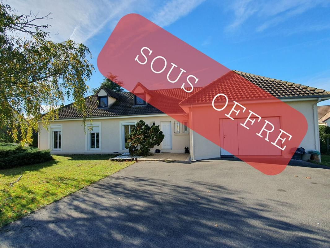 Pavillon plein pied 4 chambres, garage + beau jardin