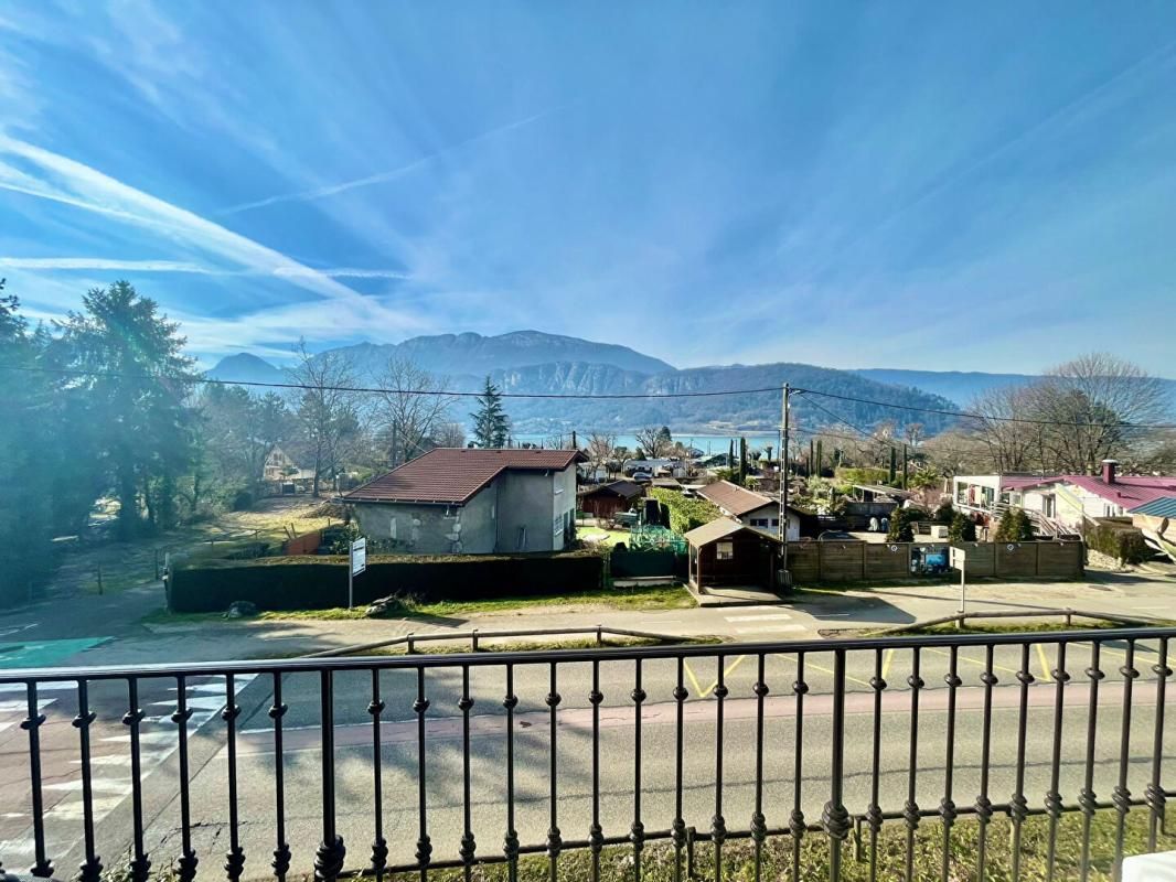 Angon, spacieux appartement à Louer . Vue Lac, 122m² avec jardin, Ambiance Village