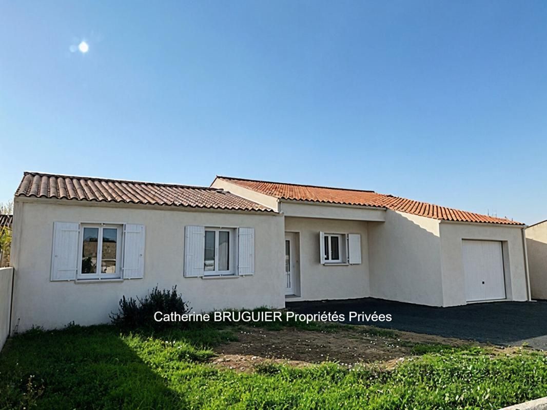 Maison entièrement rénovée 2024 - plain pied - 114 m2 - garage - jardin clos