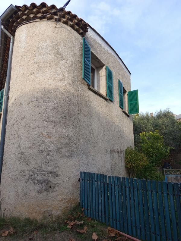 Appartement 101m², 3 chambres avec jardin arboré Malataverne 159 000HAI