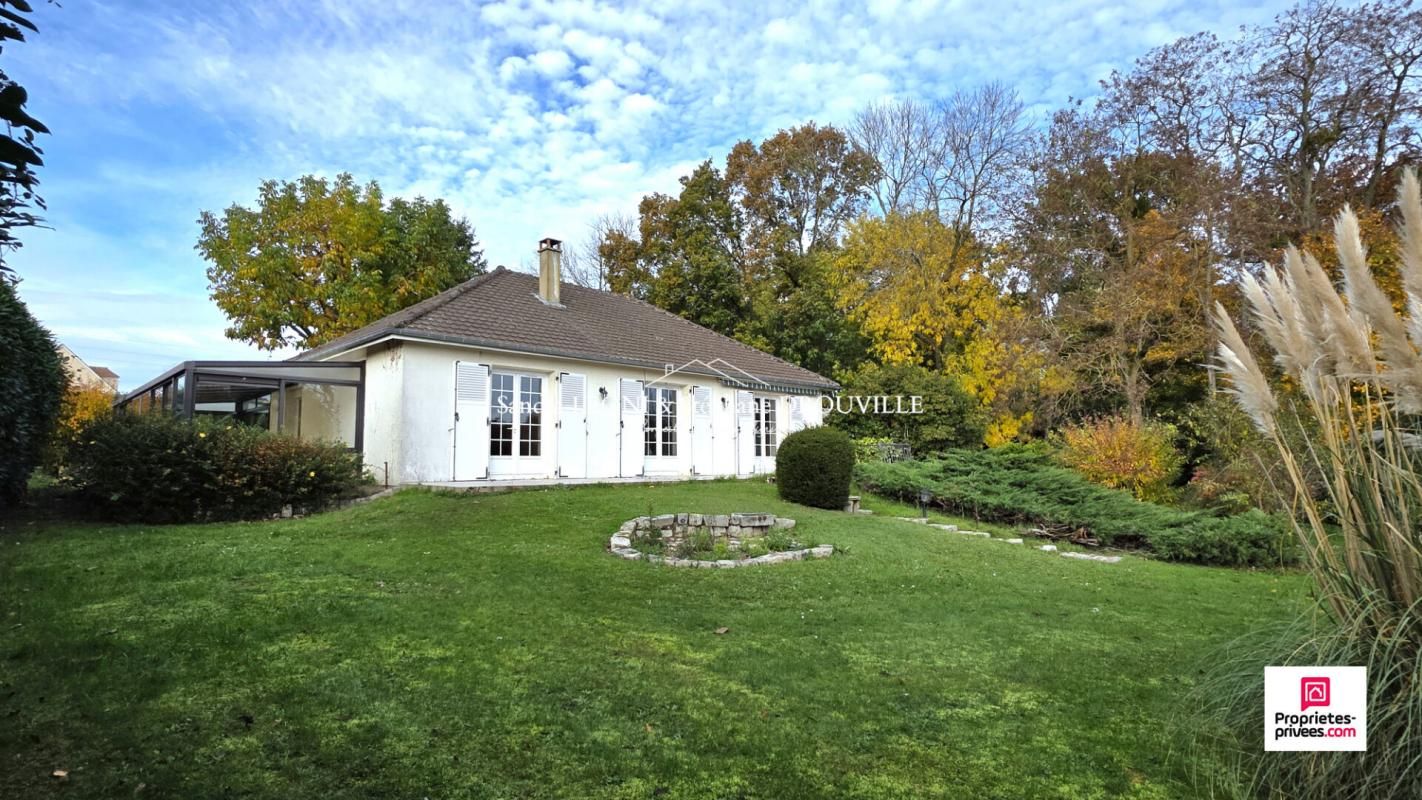 JOUY - RAVISSANTE Maison de 129 m² 4 pièces