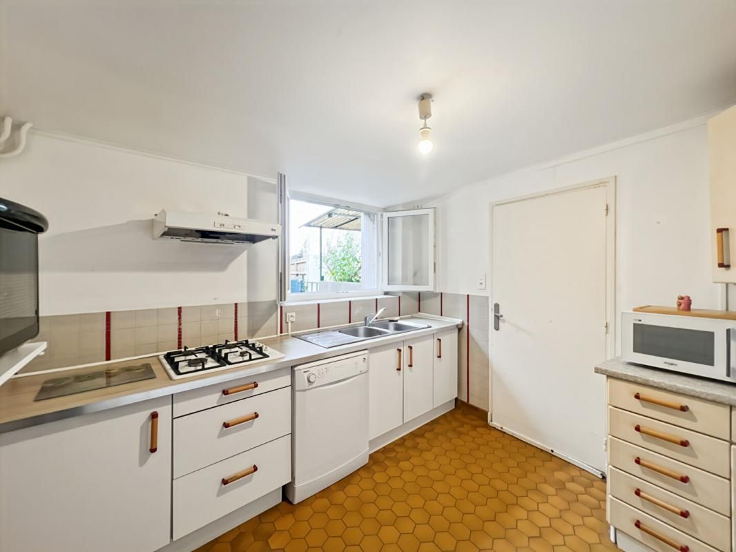 Maison meublée 96m2 - 2 chambres + 1 bureau - jardin