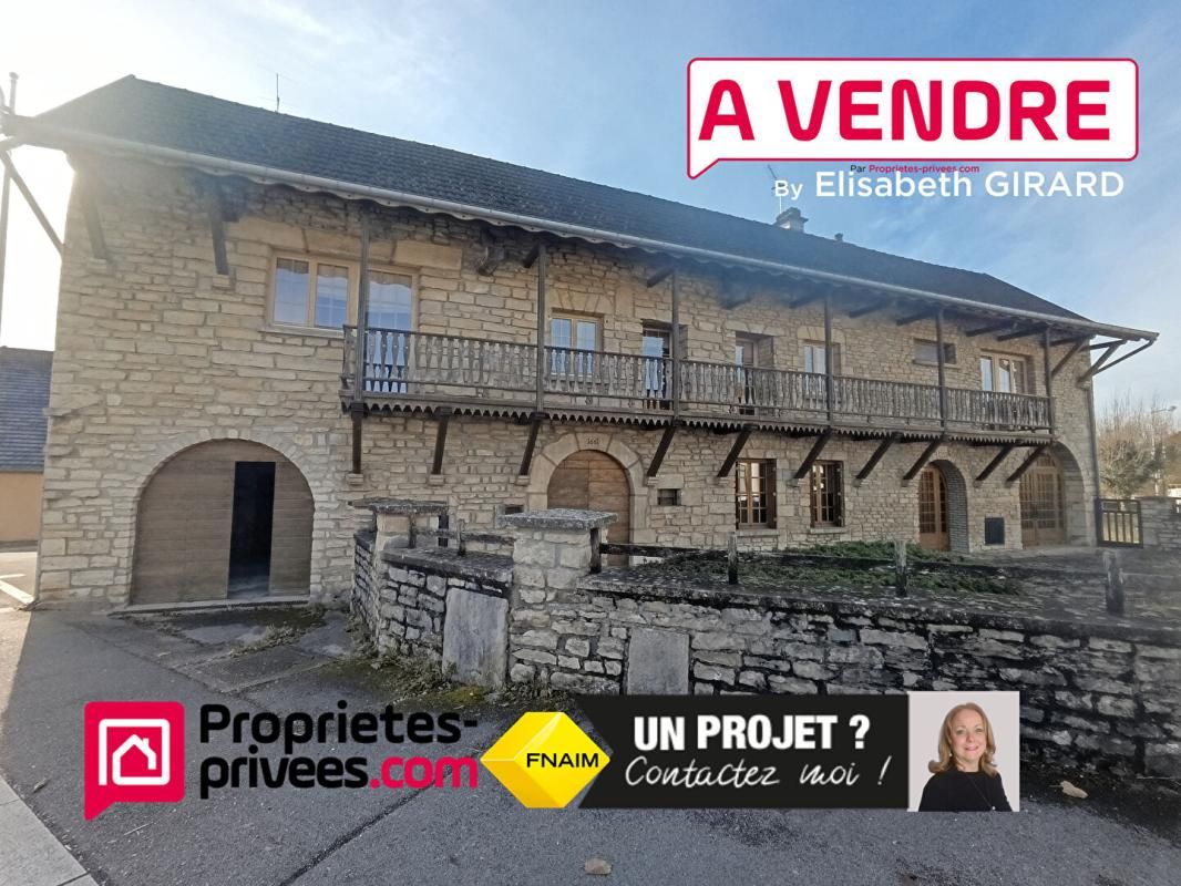 GRANDFONTAINE - Magnifique Longère en pierre d'environ 210 m2 exploitables en plein coeur de village