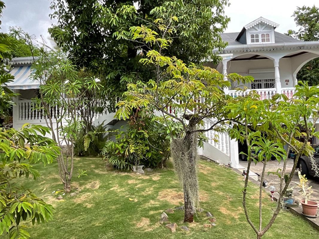 Maison Basse Terre 4 pièce(s) 155 m2 - Vue mer