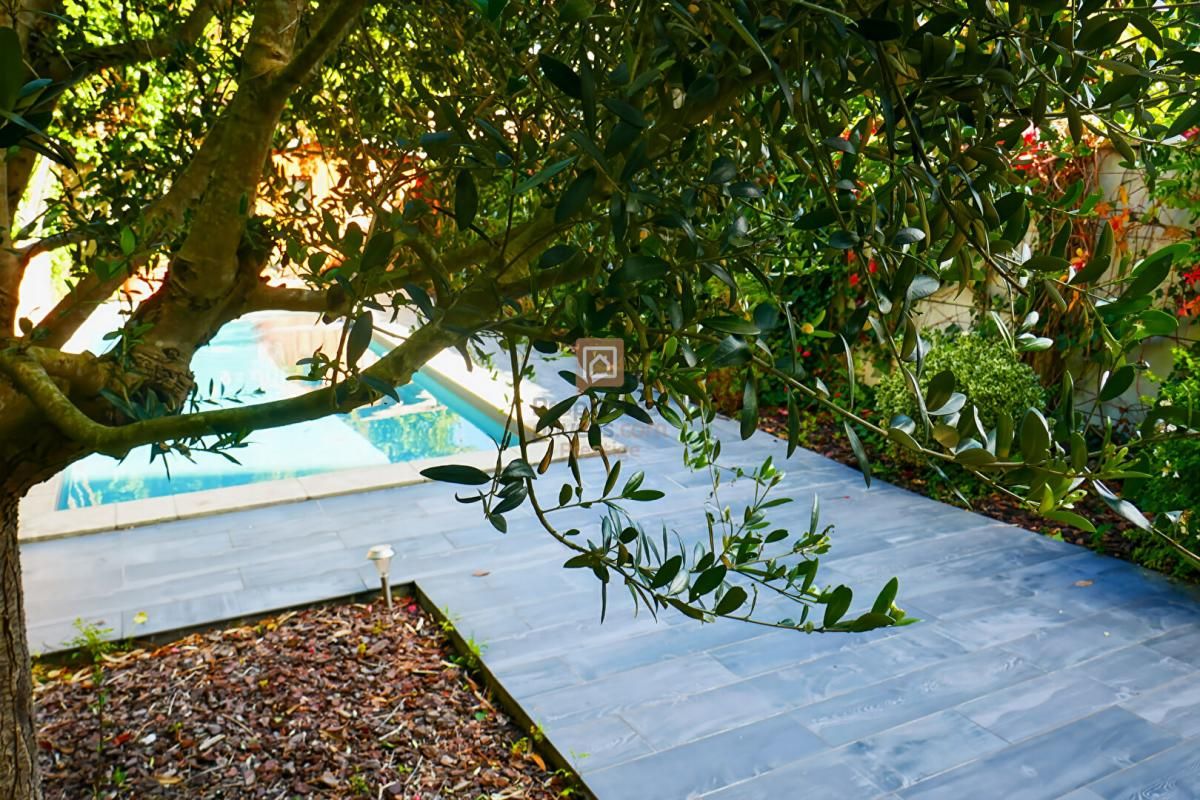 Bordeaux -Bastide Belle Maison familiale de caractère avec jardin et piscine