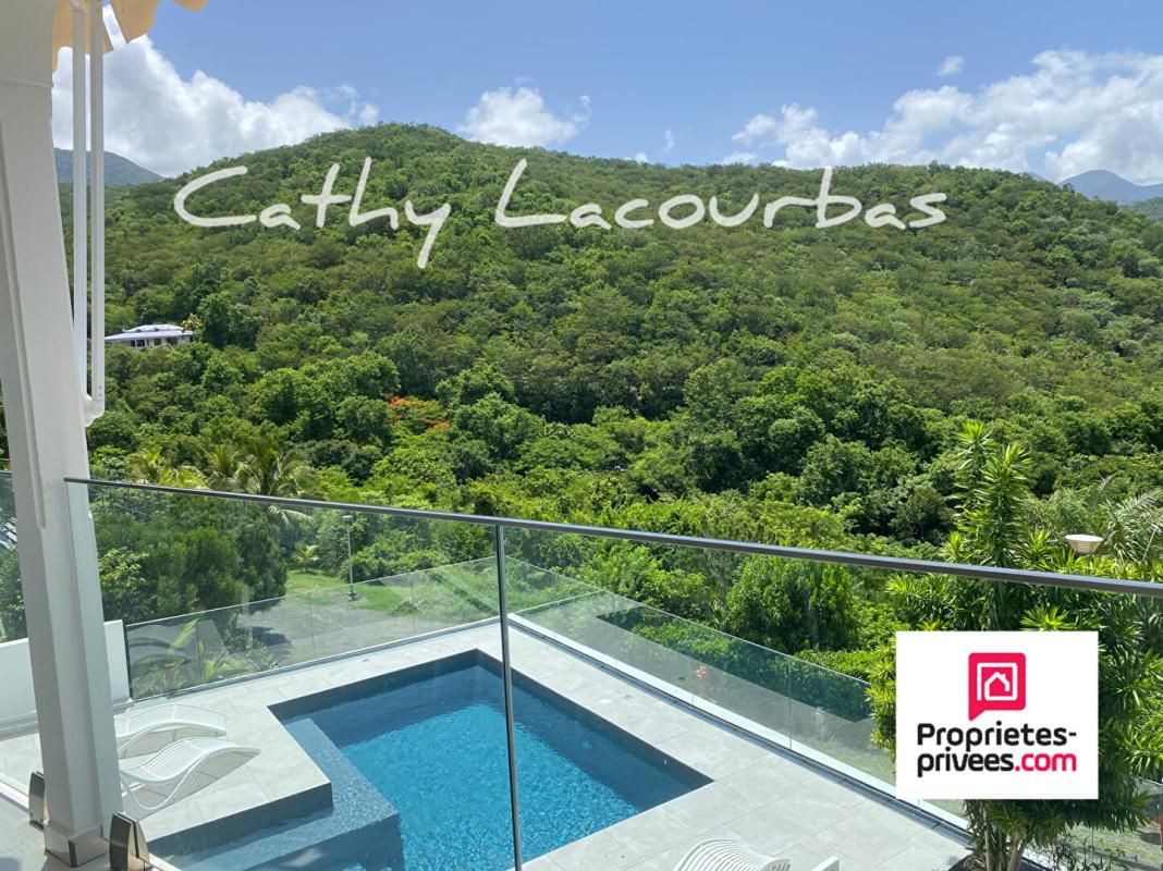 Villa d'exception avec piscine et spa -Bouillante