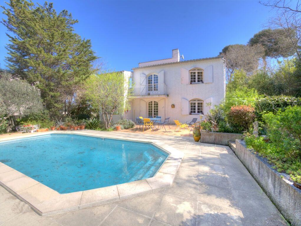 Maison Sete 6 pièce(s) 216 m2