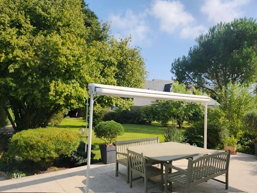 Isneauville ! maison familiale avec piscine et grand jardin