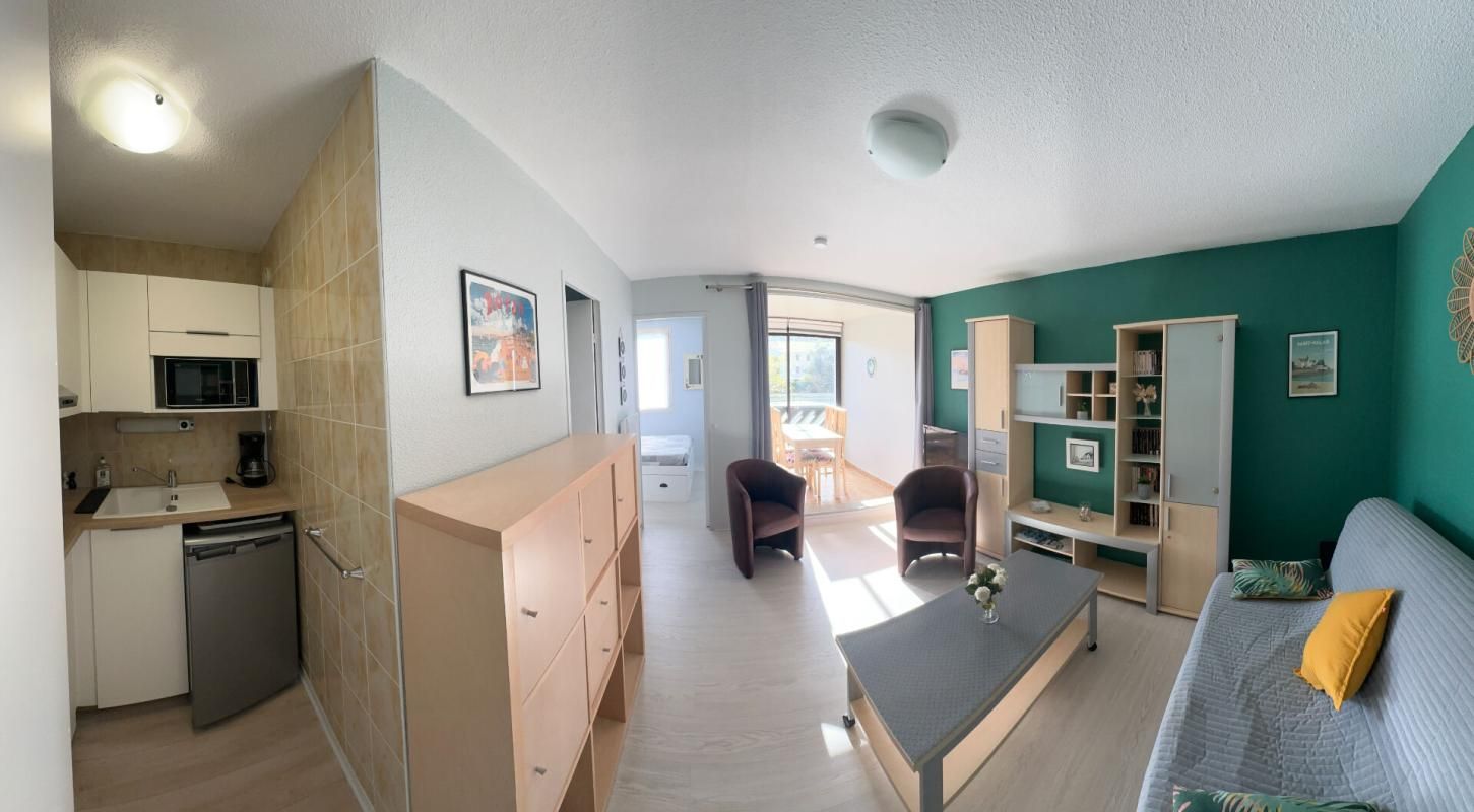 Appartement 2 pièce(s) 31 m2 200 M Plage