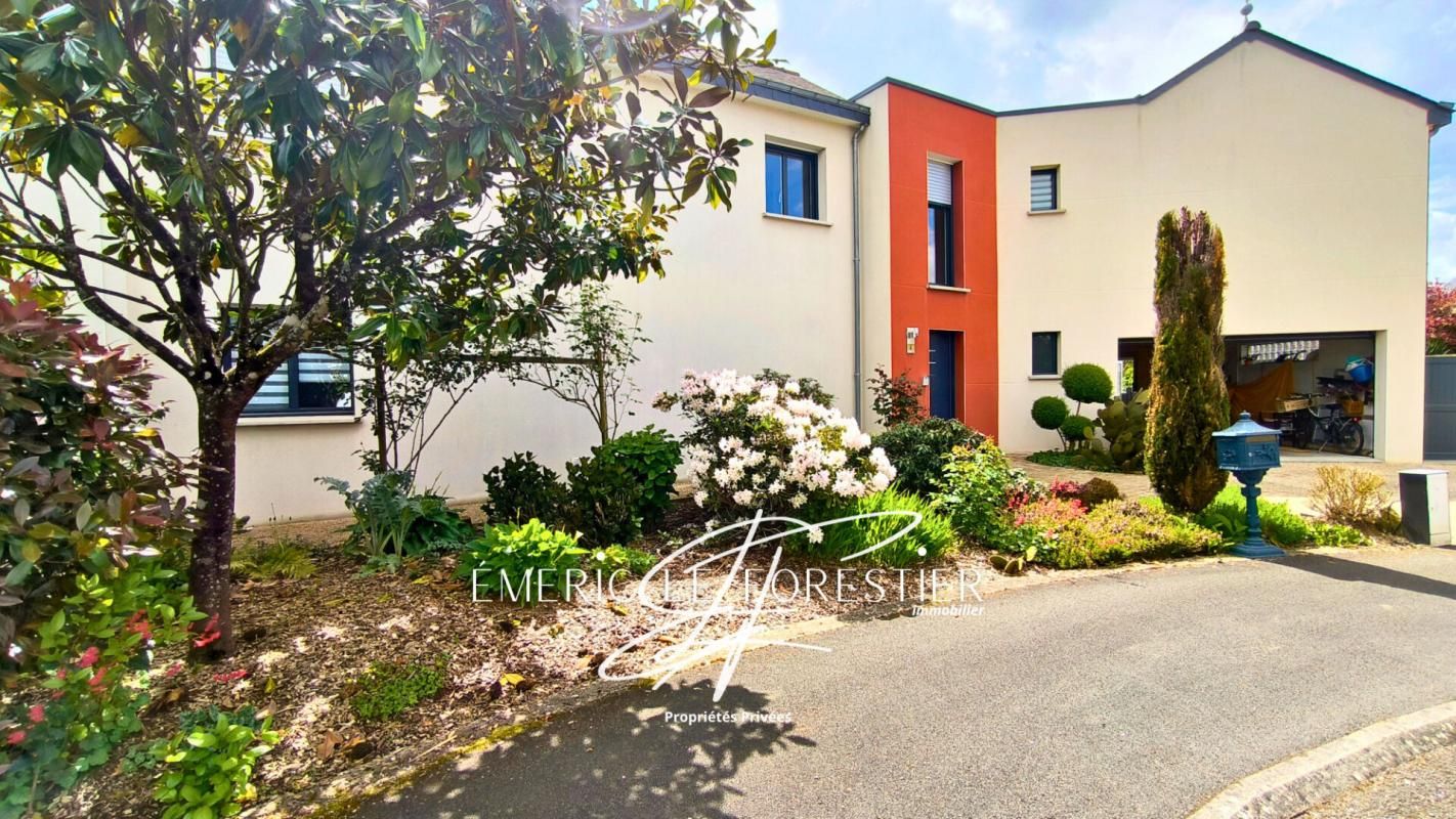 Maison Ombree D Anjou 7 pièce(s) 263 m2