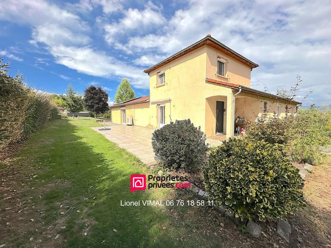 Maison 8 pièces 258 m2 avec piscine sur terrain clos 2832 m2