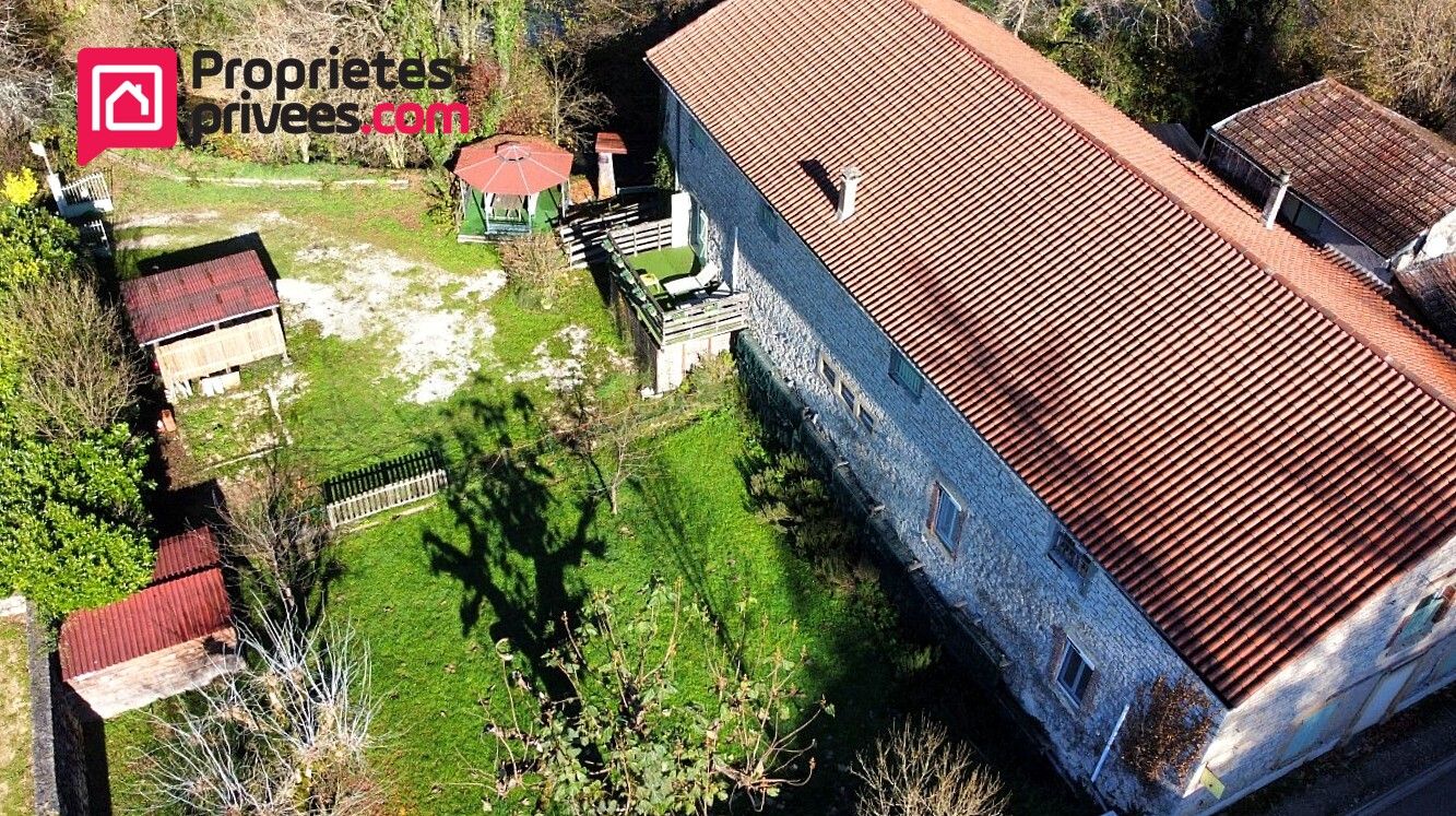 Vallée du Lot, maison de caractère rénovée, 6 chambres, en bordure de ruisseau