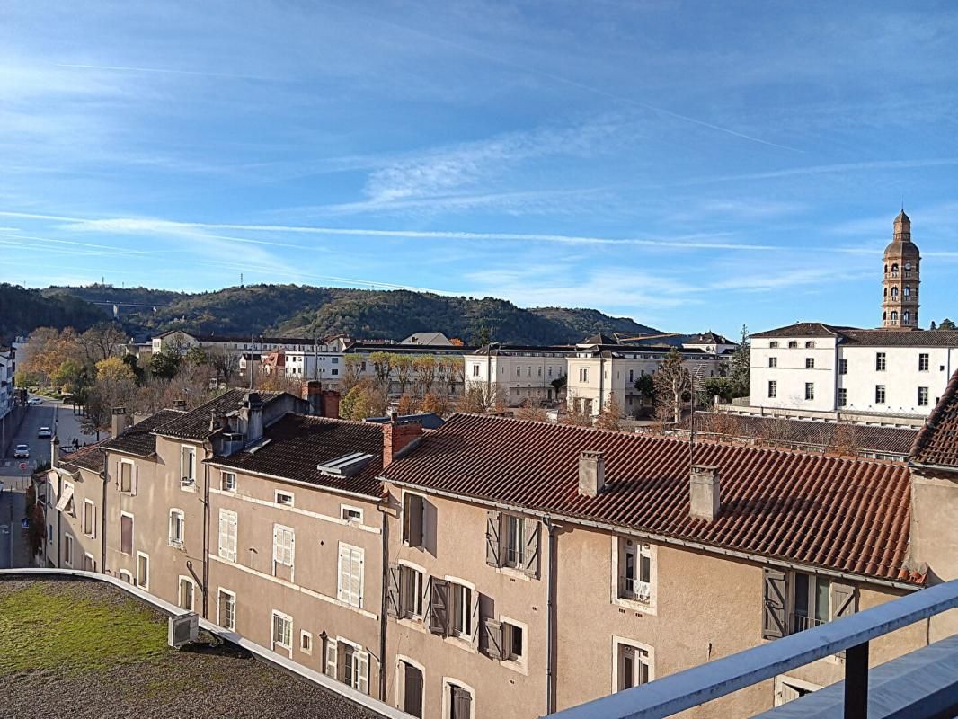 Cahors centre ville Appartement de 95 m² avec grande terrasse, ascenseur et parking
