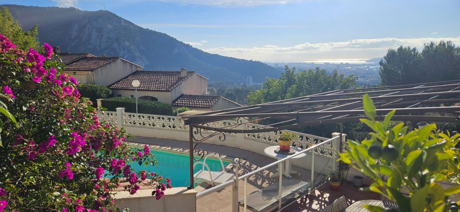 VILLA -TOULON- Les 4 Chemins des Routes