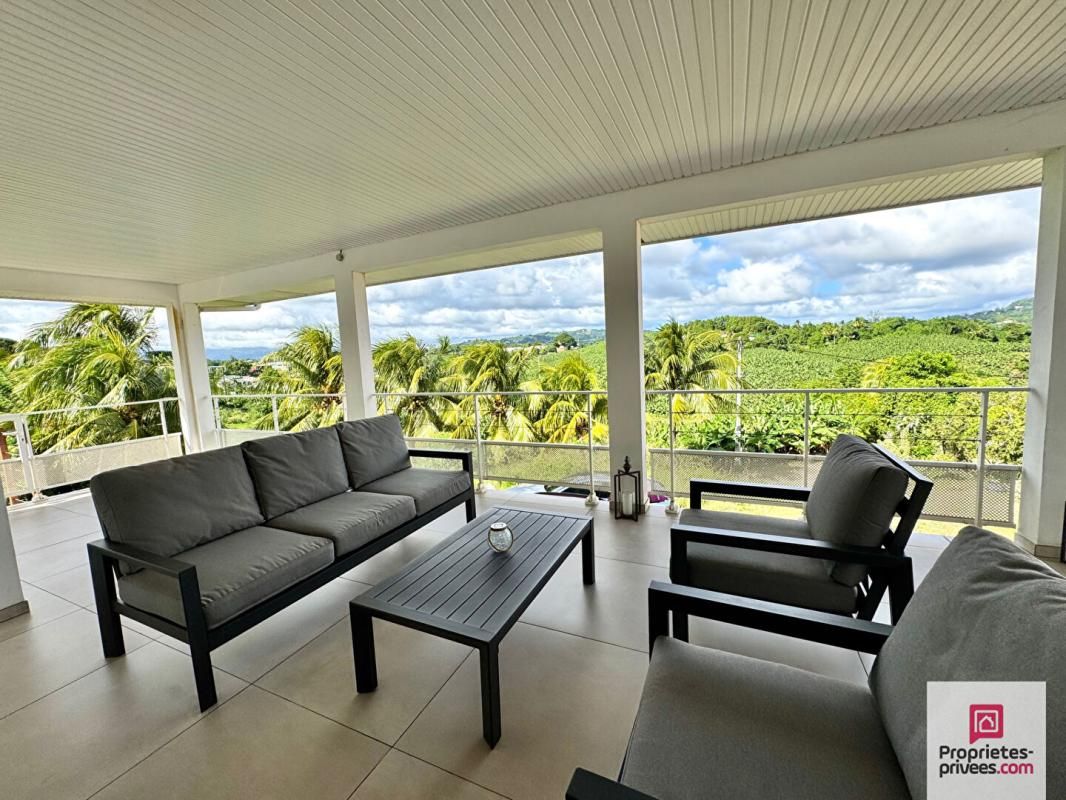 NOUVEAUTÉ- EXCLUSIVITÉ - Villa de standing quasi-neuve - Grand T3 transformable en T4 - Immense terrasse - RDC aménageable - Vue dégagée