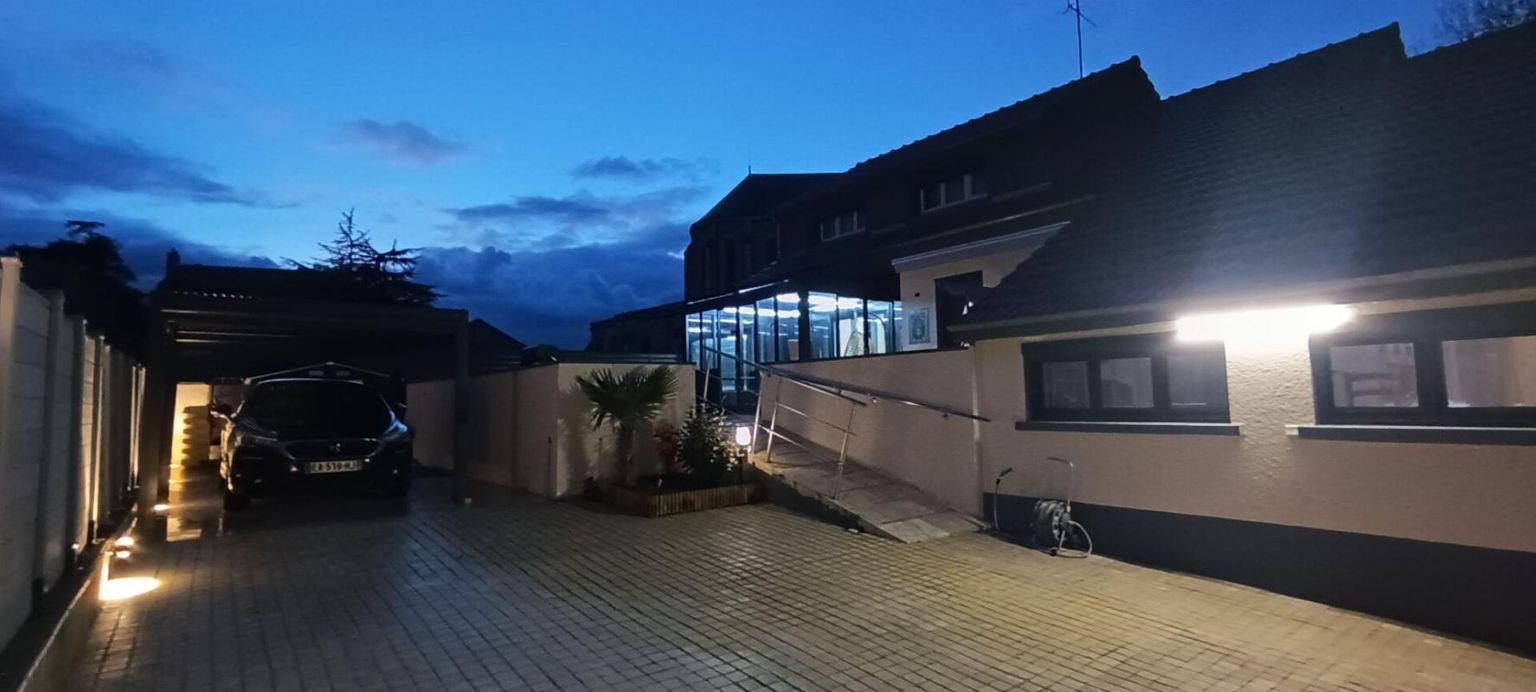 PRESTATIONS PREMIUM AU COEUR DE NEVERS - MAISON 175 M2