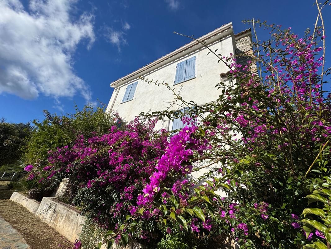 Villa de caractère ? 171 m² ? 5 chambres, dépendance, piscine ? Magnifique vue mer ? Calme absolu