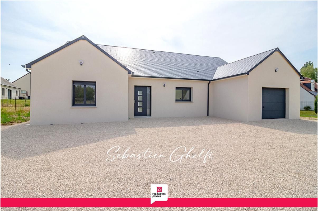 maison de plain-pied-grande pièce de vie-3 chambres dont 1 suite-grand garage-