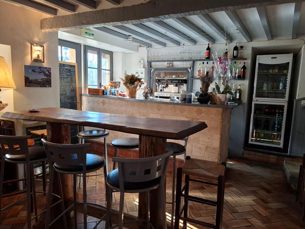 MAISON DE VILLAGE 159 M² 4 CHAMBRES 170000 AUREL 84390