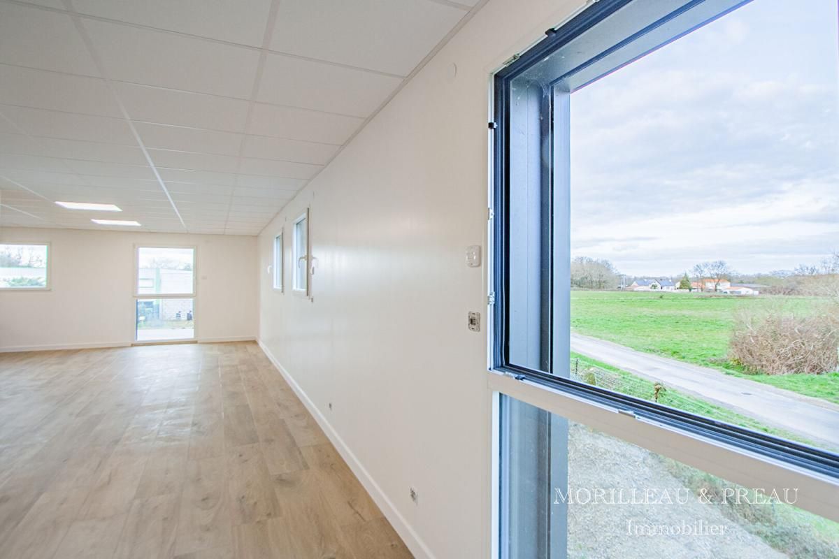 SAINT MARS DE COUTAIS - BUREAUX (88m²)