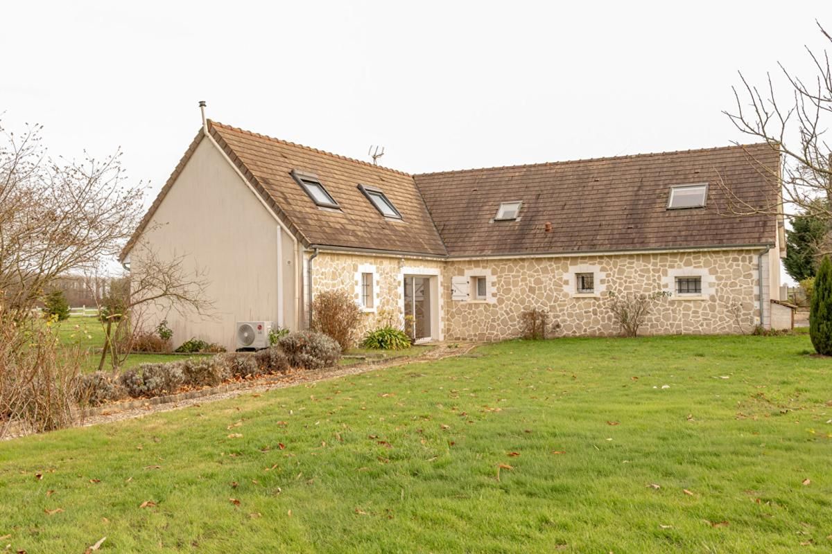 LIEUX UNIQUES ® x PROPRIÉTÉS PRIVÉES PROPOSE TRES BELLE PROPRIÉTÉ 160 M² SUR 4500 M²