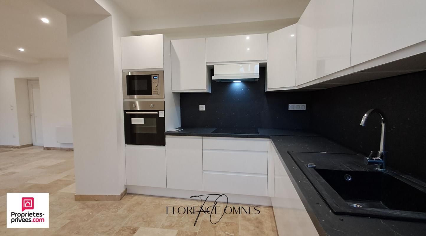 Maison de ville 5 chambres entièrement rénovée Pezens 132 m2 + Remise 30m2