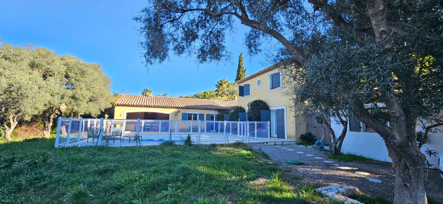 Villa proche centre ville de Ceyreste