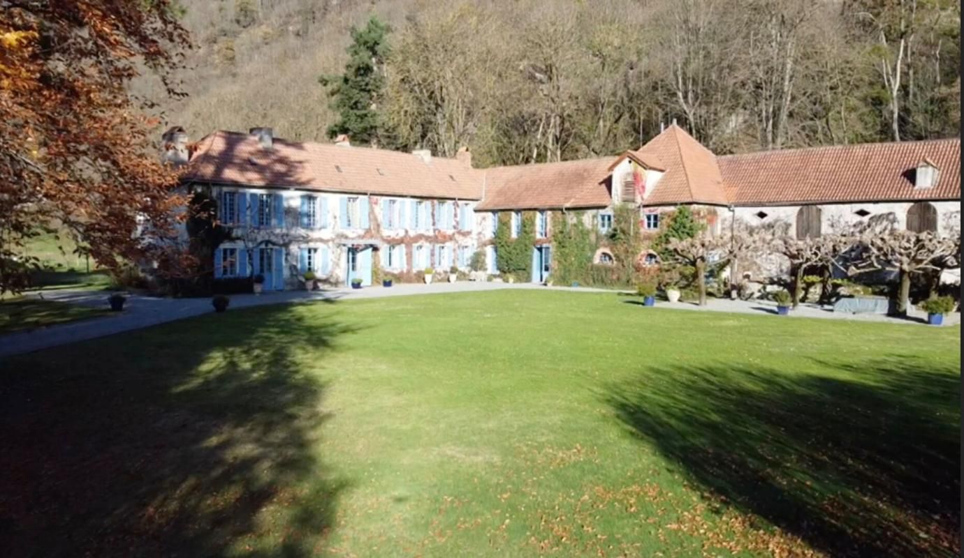 Maison bourgeoise au pied des Pyrénées 400 m2