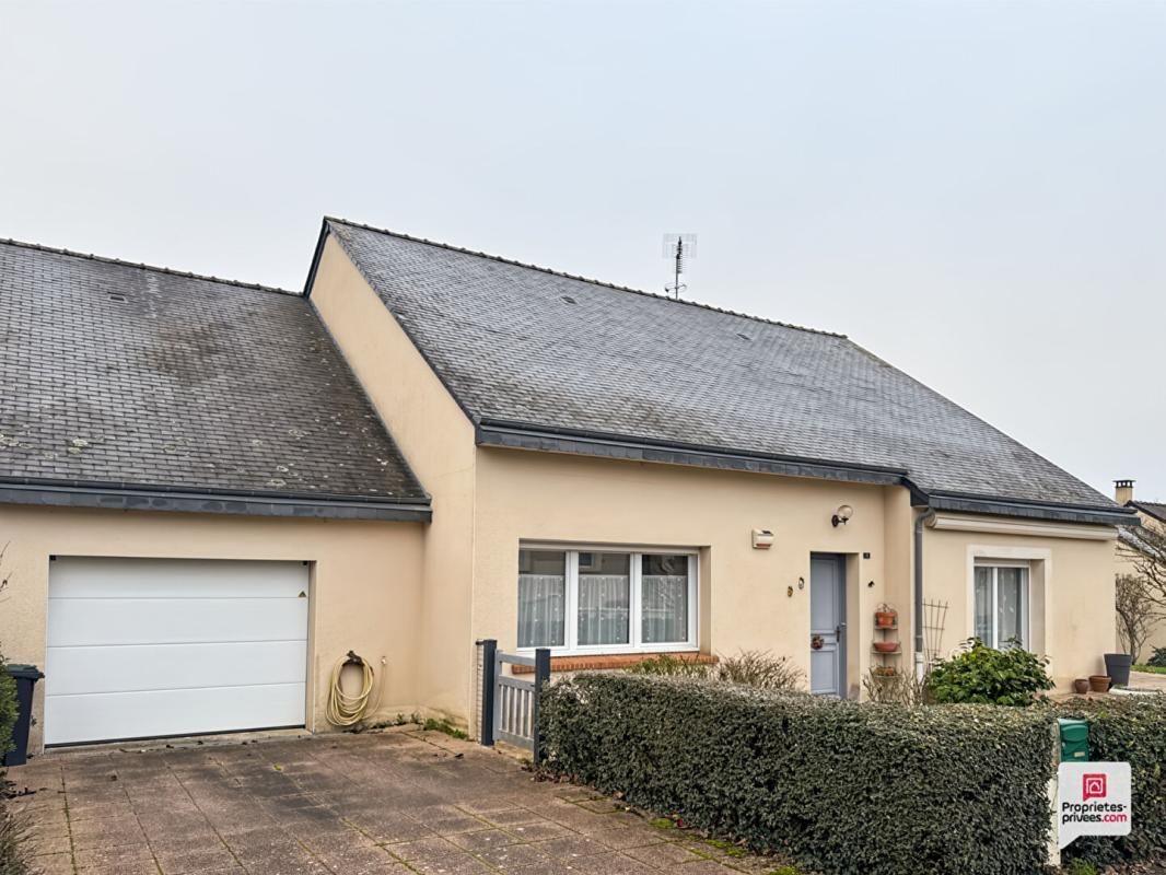 Maison Saint Denis D Anjou 6 pièce(s)